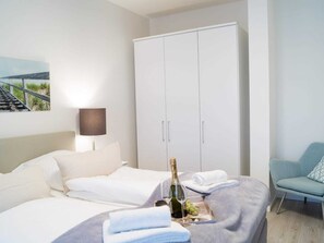 2 bedrooms, in-room safe, WiFi