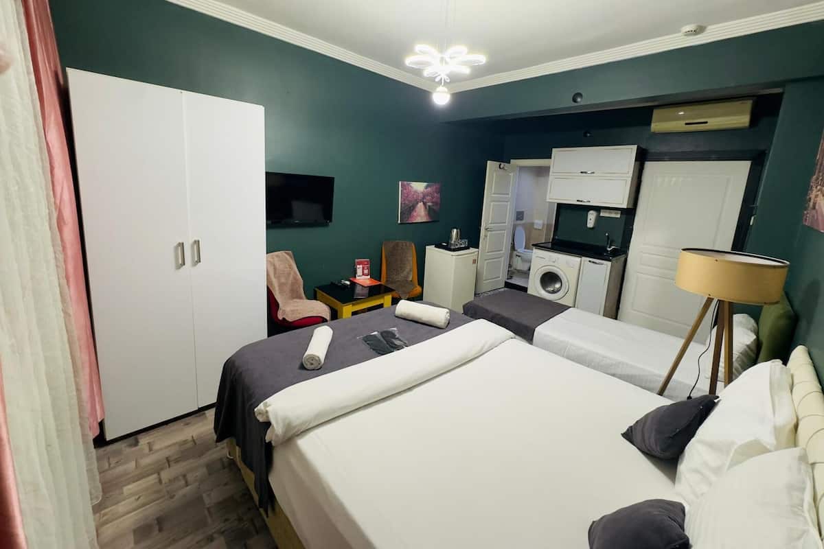 Comfort-Zimmer | Bettwäsche aus ägyptischer Baumwolle, hochwertige Bettwaren, Zimmersafe