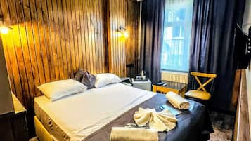 1 bedroom, Egyptian cotton sheets, premium bedding, in-room safe