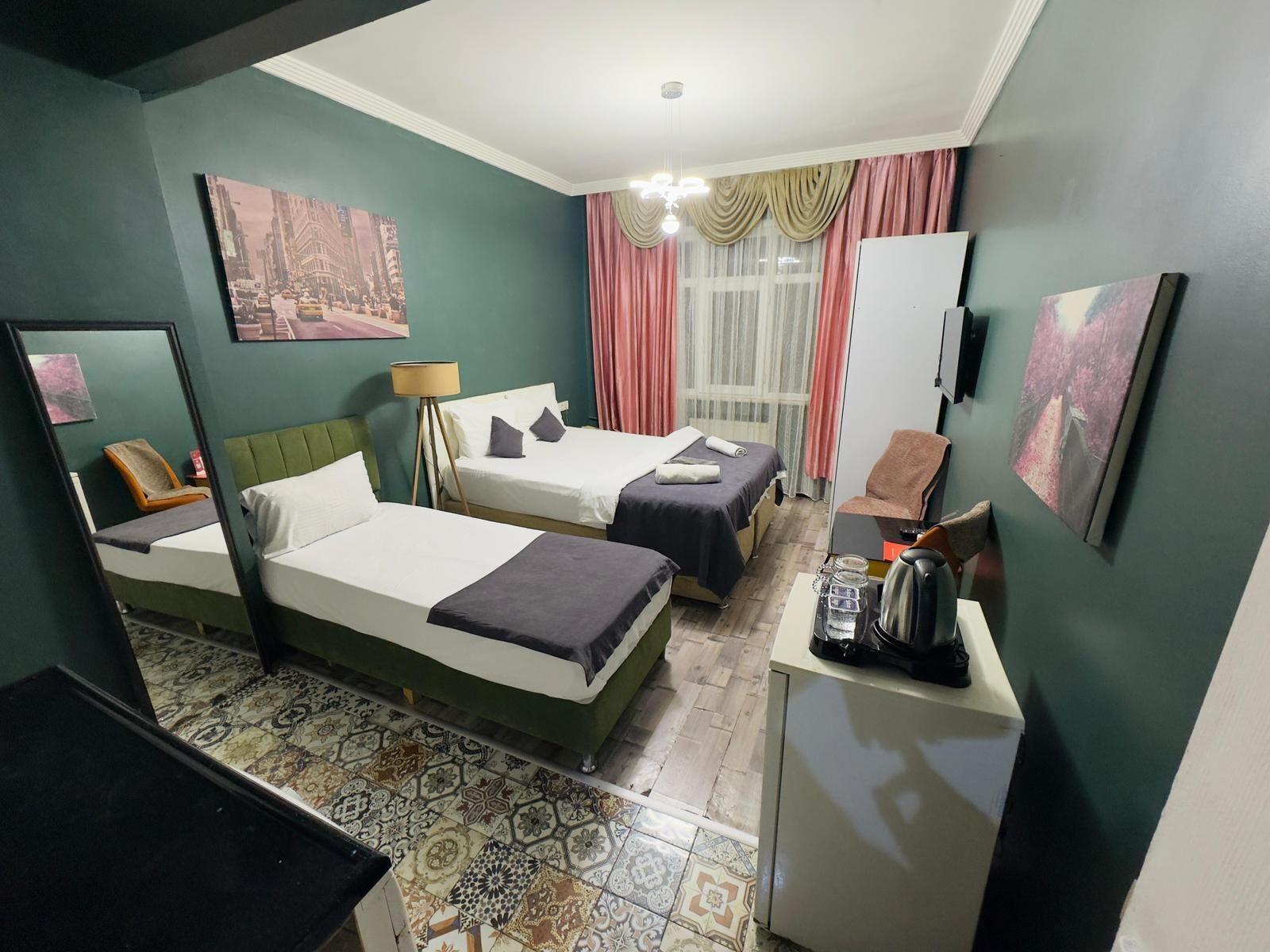 Comfort Room | Egyptian cotton sheets, premium bedding, down duvets, in-room safe