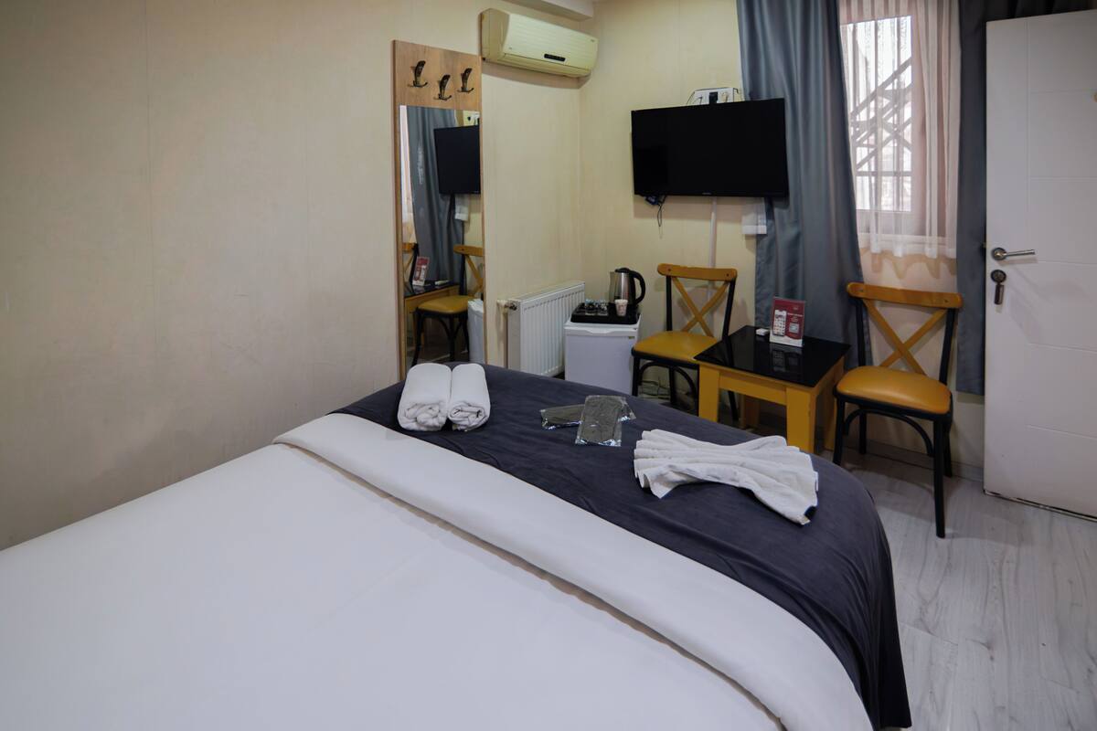 Basic Room | 1 bedroom, Egyptian cotton sheets, premium bedding, in-room safe