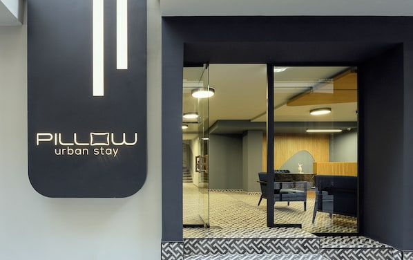 Property entrance - Pillow urban stay (Thessaloniki)