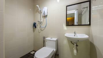 Dusche, Regendusche, kostenlose Toilettenartikel, Bidet
