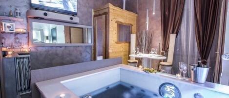 Romantic Double Room, Jetted Tub | Private spa tub