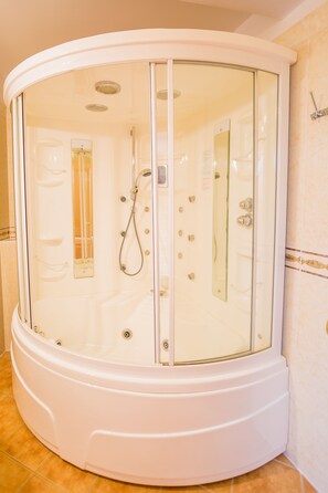 Appartement, balcon | Salle de bain