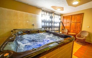 Bain à remous intérieur