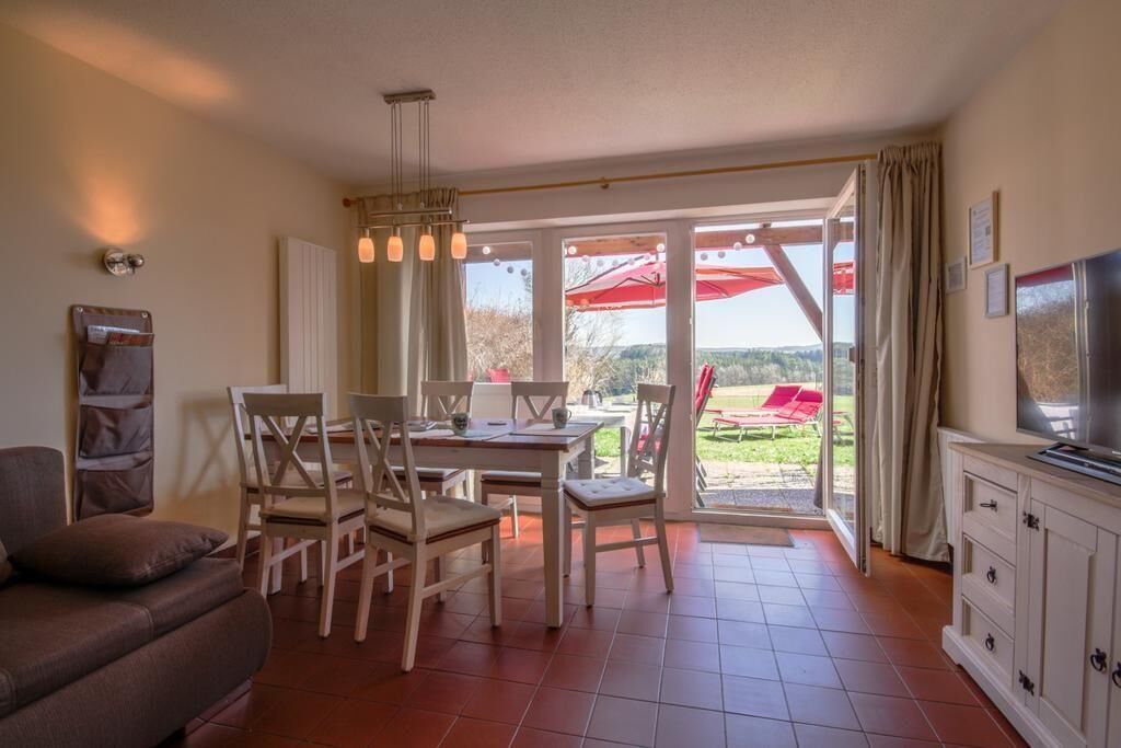 Een televisie en een dvd-speler