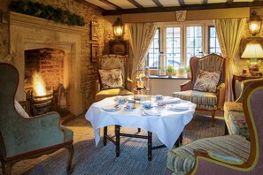 Restaurant - The Bell Inn Hotel, Stilton, Cambridgeshire (Peterborough)
