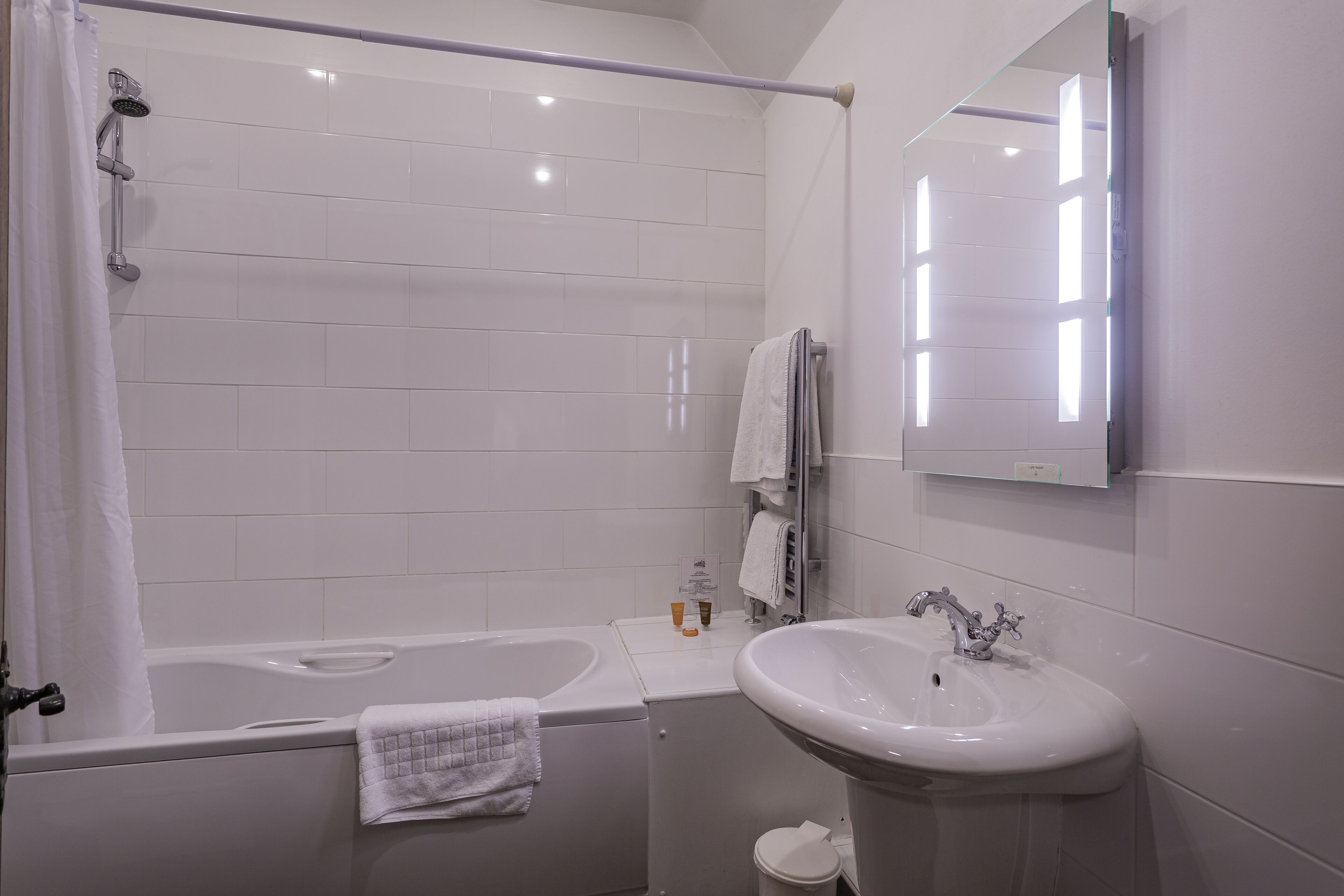 superior double room | bathroom | free toiletries, hair dryer, bathrobes, slippers