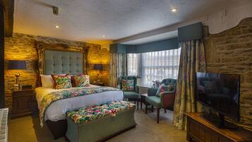 Superior tweepersoonskamer | Een bureau, verduisterende gordijnen, een strijkplank/strijkijzer