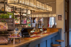 Bar (on property) - The Bell Inn Hotel, Stilton, Cambridgeshire (Peterborough)