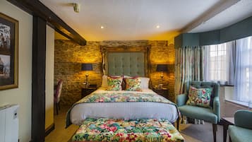 Superior Double Room | Desk, blackout drapes, iron/ironing board, free WiFi