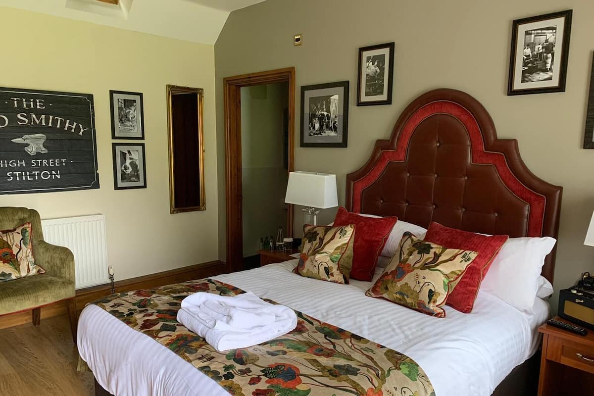 Desk, blackout drapes, iron/ironing board, free WiFi