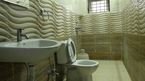 Combined shower/bathtub