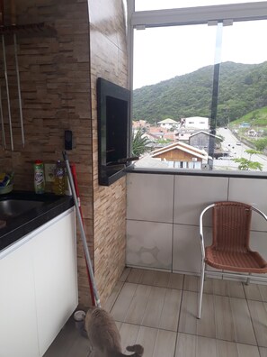 المنطقة المحيطة بالمنشأة