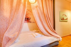 3 室のベッドルーム、デスク、アイロン / アイロン台、WiFi