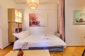 3 عدّة غرف نوم ومكتب ومكواة/لوح كي وواي فاي