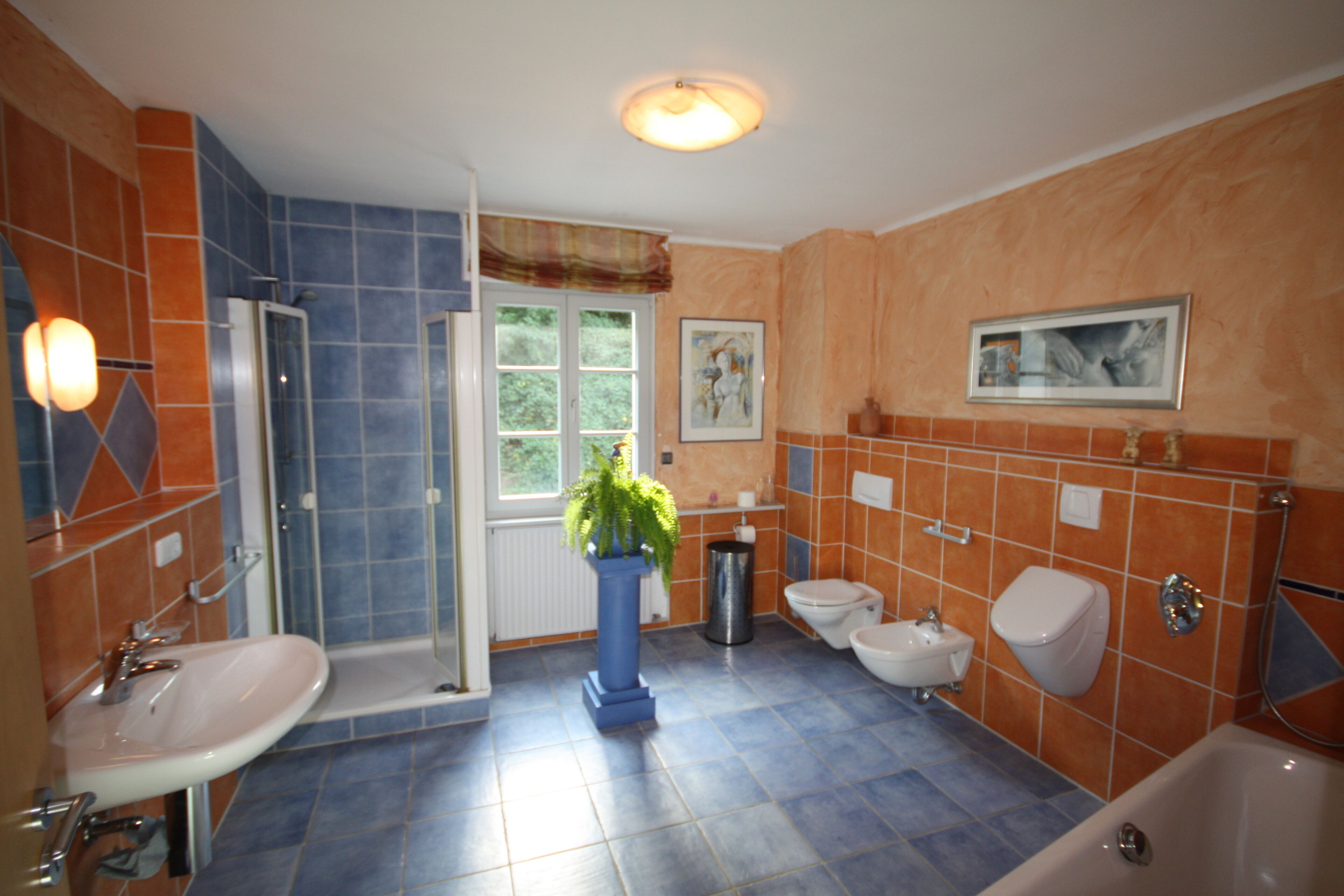 Moseltraum 1 | Bathroom | Hair dryer, bidet, towels, soap