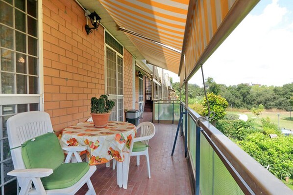 屋外ダイニングエリア