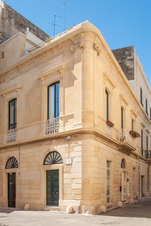 Front of property - Il Garbino Suite and Apartment (Lecce)