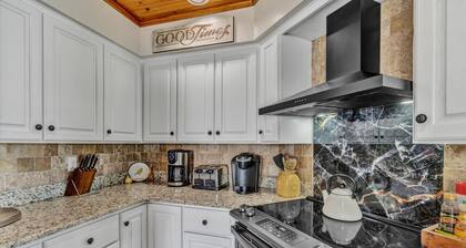 Gunner`s Lookout- Standout property in Bernard`s Landing- all the amenites but you will not want to leave the townhome!