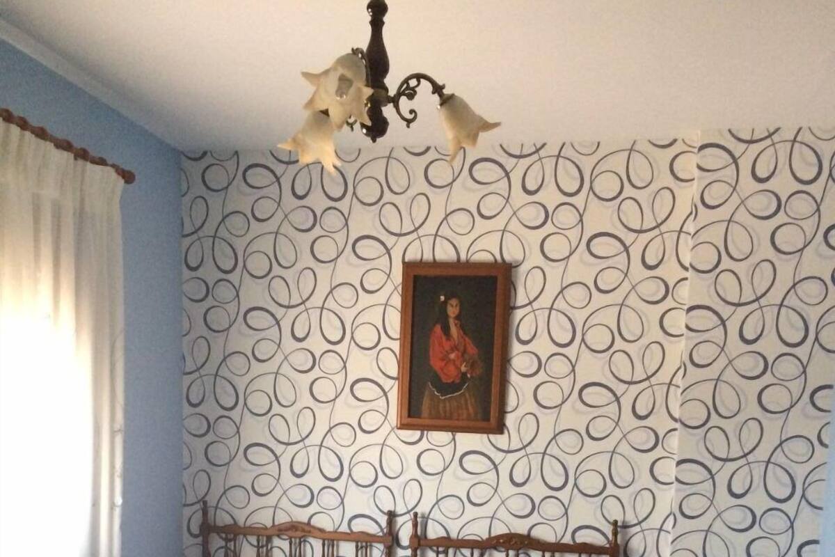 Zweibettzimmer | Kostenlose Babybetten, Zustellbetten, kostenloses WLAN