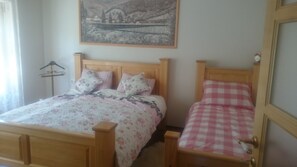 Free cots/infant beds, free WiFi, bed sheets