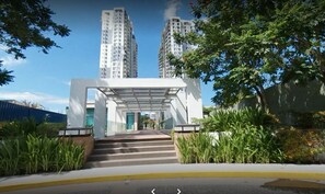 Exterior - STUDIO CONDOMINIUM- SHORT / LONG STAY APARTMENT WITH SWIMMING POOL (PASIG)