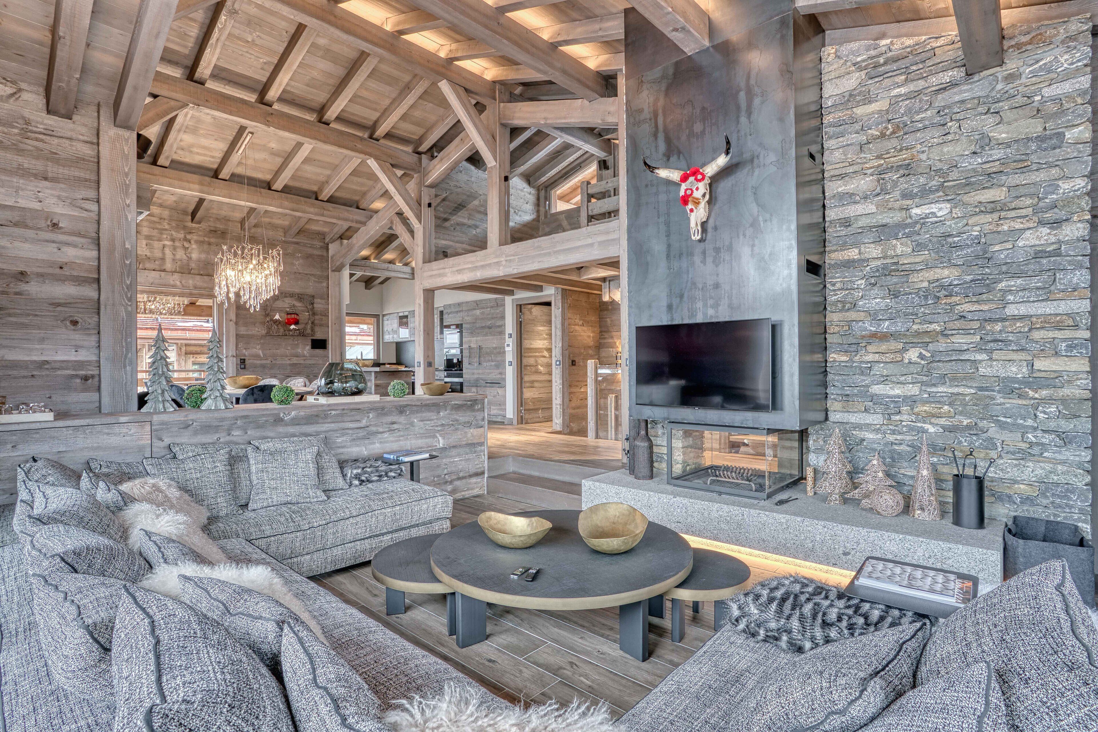 TV connectée, cheminée, jeux vidéo, vidéothèque