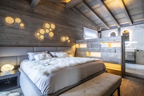 7 bedrooms, in-room safe, iron/ironing board, WiFi