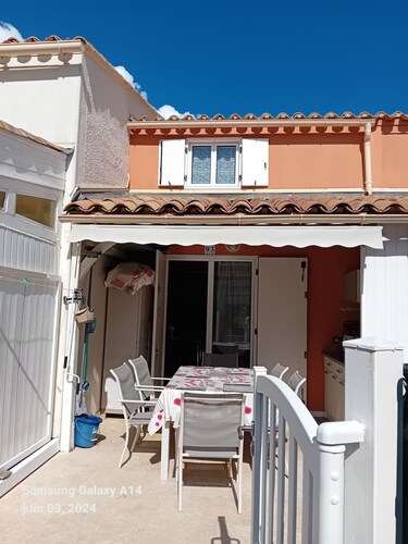 Idéalement située (7mn de la plage),maison climatisée , parking privé, 4 per