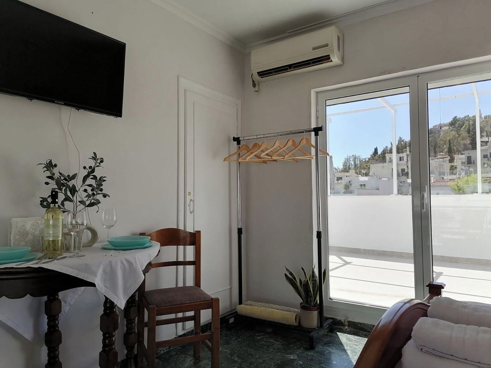 Apartment | 1 bedroom, individually decorated, individually furnished, desk