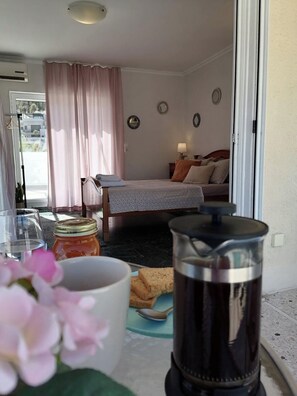 Apartment | Terrace/patio - Acropolis View Charming Loft (Athens)