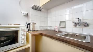 Refrigerador, horno, placa de cocina, cafetera/tetera