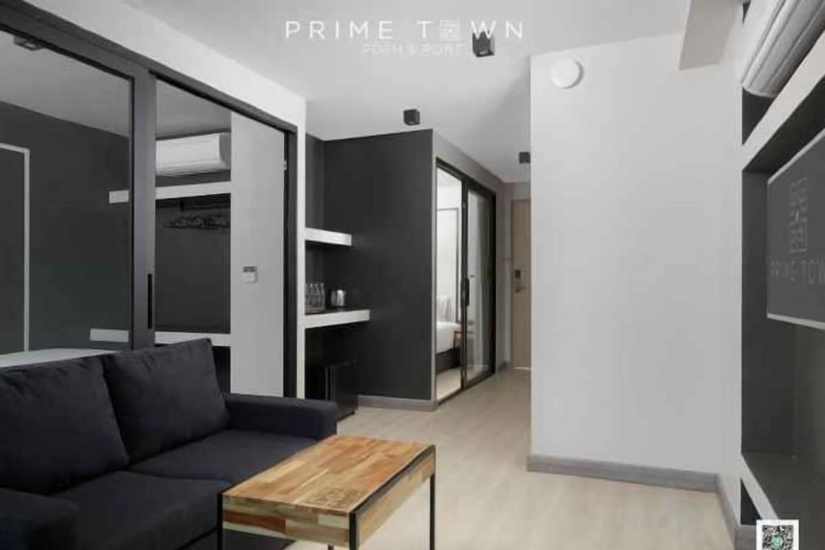 Living area | Flat-screen TV