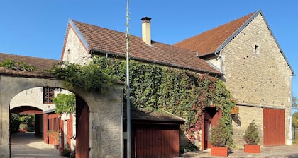La loge du Huchier a été conçue avec le confort nécessaire pour 2-4 personnes.