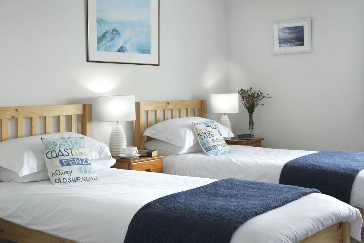 Egyptian cotton sheets, premium bedding, minibar, soundproofing