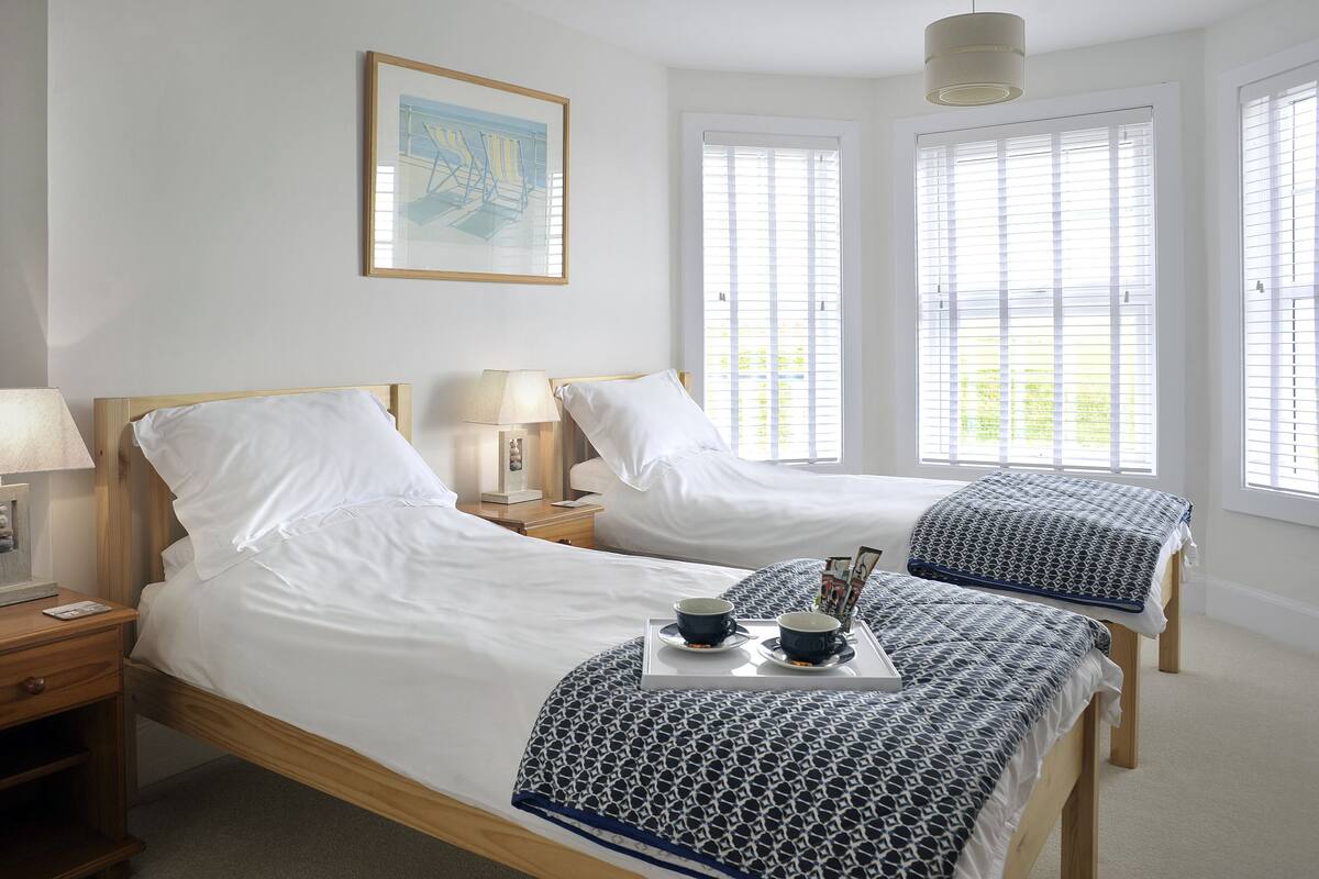 Egyptian cotton sheets, premium bedding, minibar, soundproofing