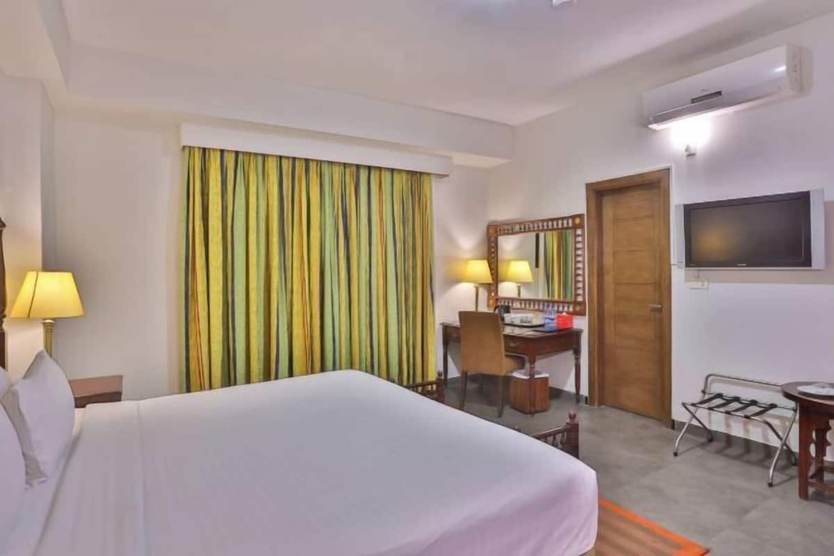 Coffres-forts dans les chambres, bureau, rideaux occultants