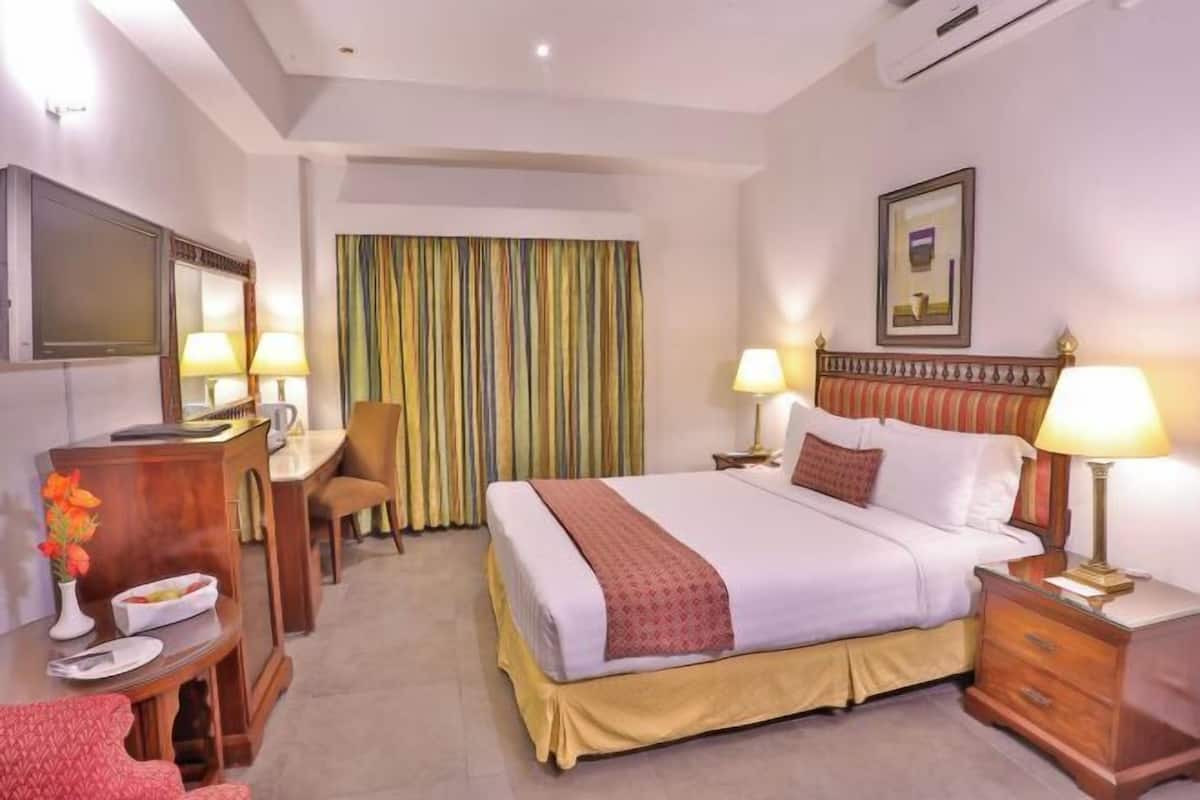 Coffres-forts dans les chambres, bureau, rideaux occultants