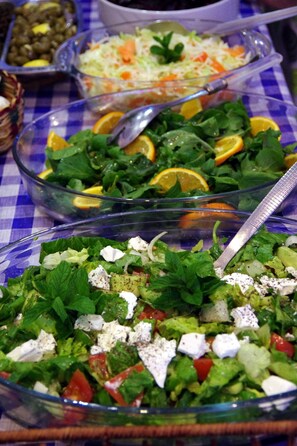 Petit déjeuner buffet servi tous les jours en supplément