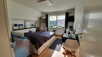 1 bedroom, in-room safe, desk, soundproofing