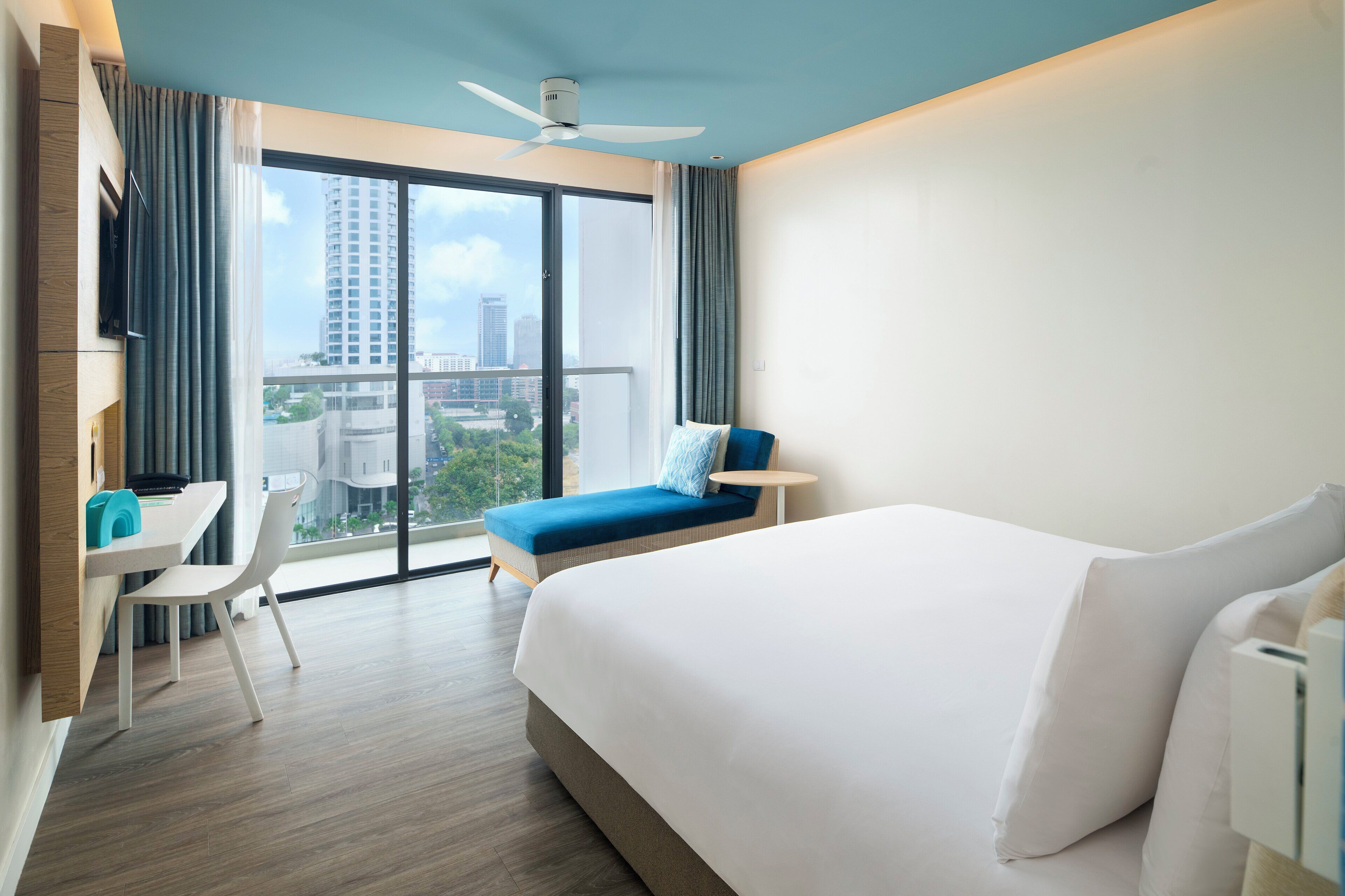 Superior Room, 1 King Bed