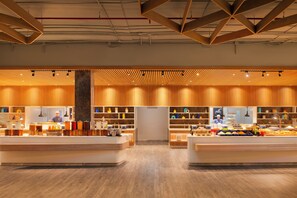 Daily buffet breakfast (THB 450 per person)