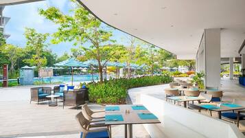 Café da manhã, almoço e jantar