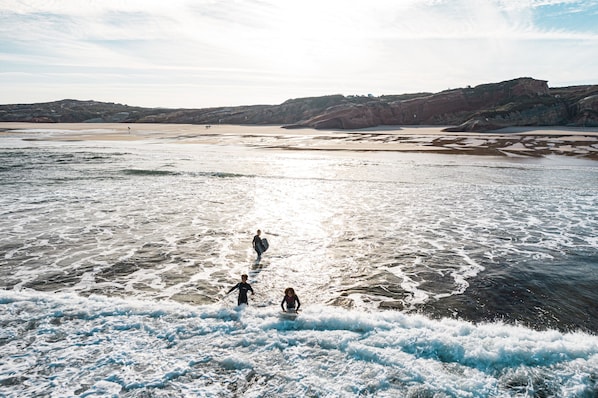 Surfing/boogie boarding