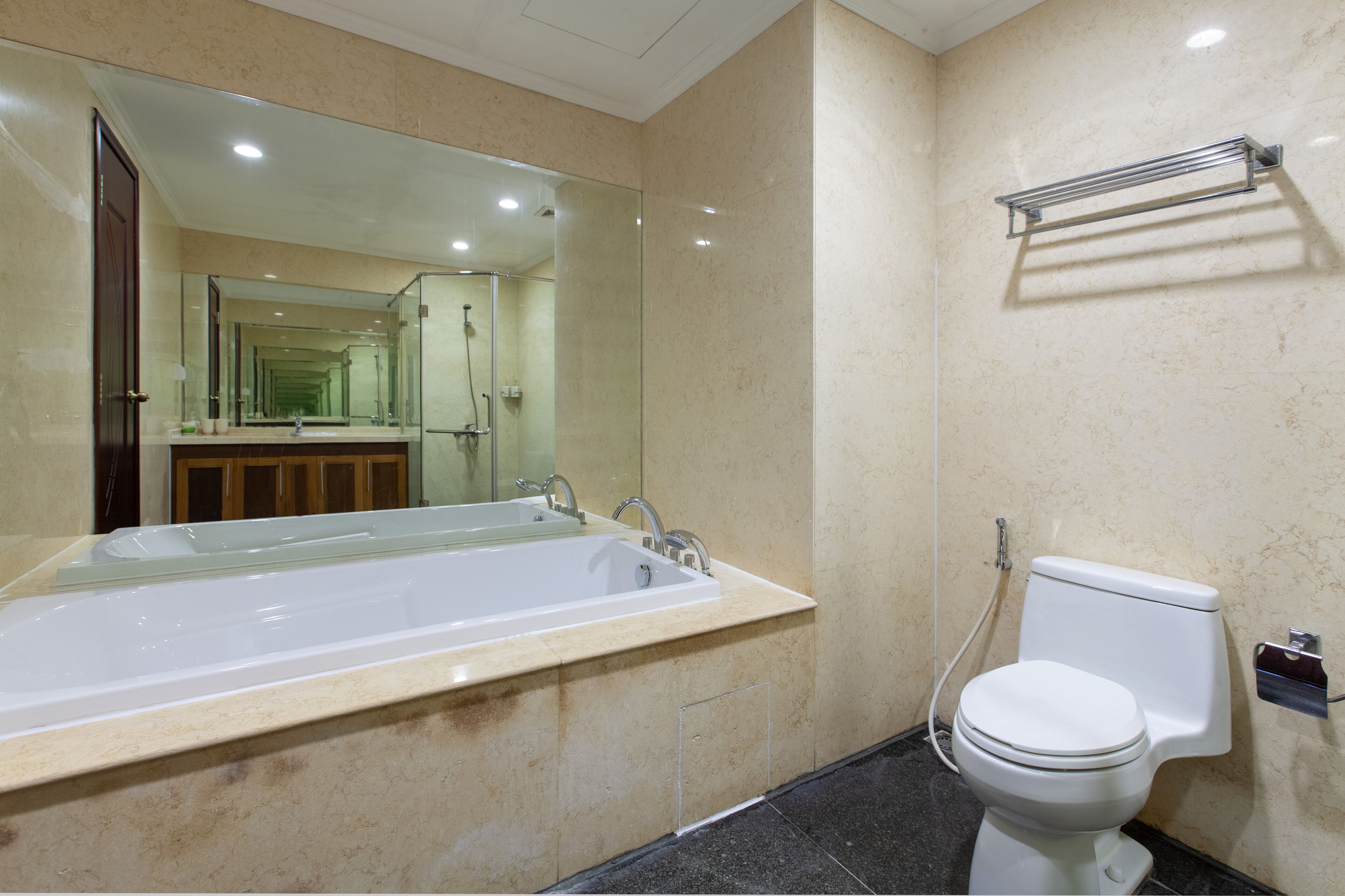 Combined shower/tub, hair dryer, soap, shampoo