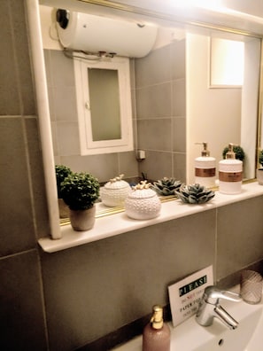 Bathroom - Athenian Coast Voula Aqua Sea View (Vari-Voula-Vouliagmeni)