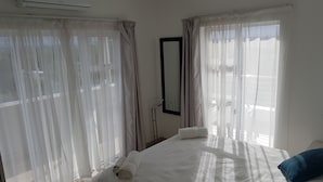 Unclassified image, 3 of 42, button - Tokai Self Catering Apartment (Cape Town)