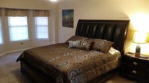 3 bedrooms, desk, WiFi, bed sheets